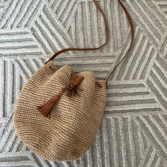 Straw Bucket Bag - Picture 1 of 4